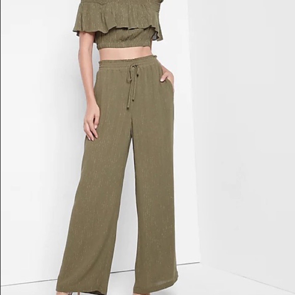 Express two-piece set wide leg pants and crop top